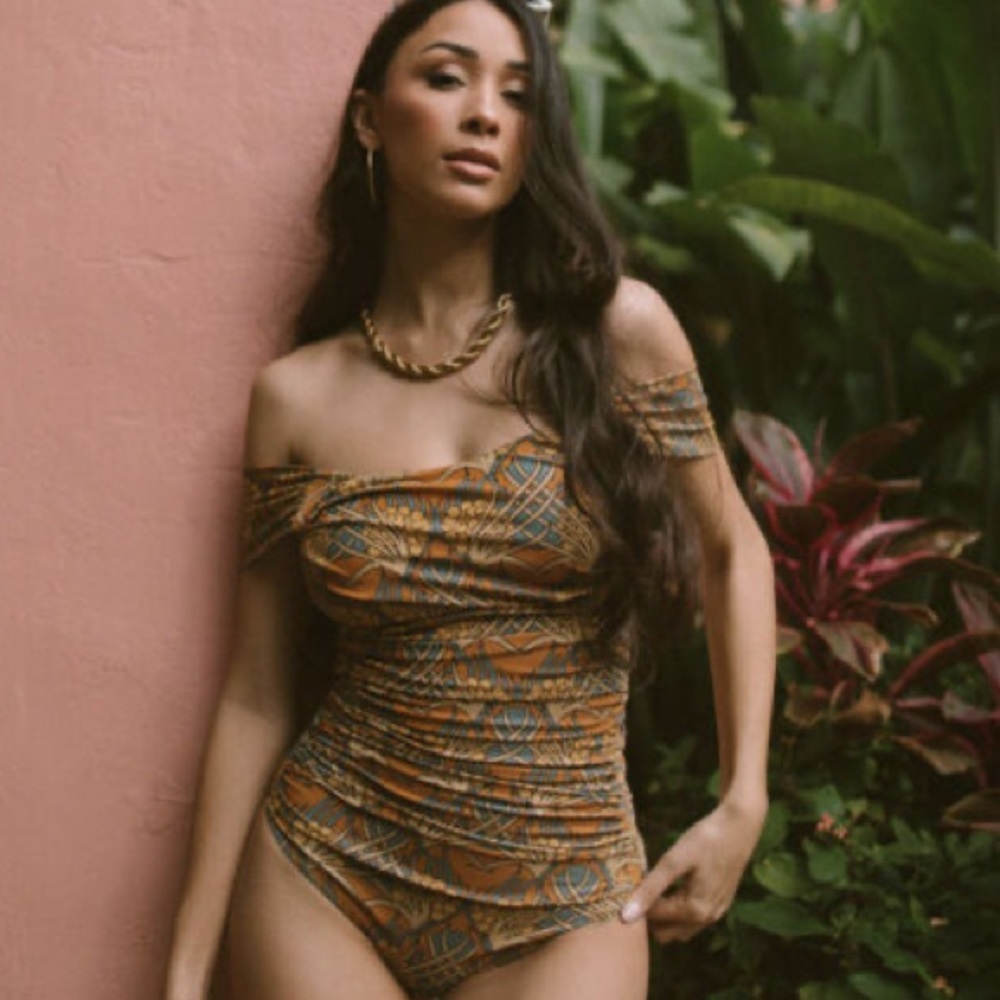 Albion Fit the Florence Off Shoulder One Piece Swimsuit NWT large